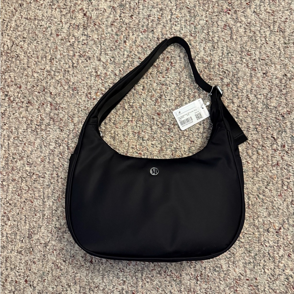 lululemon city essentials, shoulder bag- black